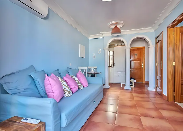 Pearl Of Windsor Park *