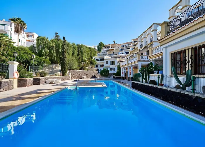 Pearl Of Windsor Park Адехе