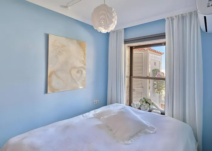 Pearl Of Windsor Park Адехе