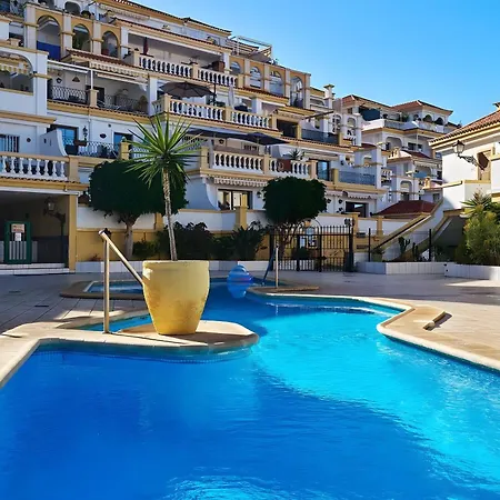 Pearl Of Windsor Park Апартаменти Адехе